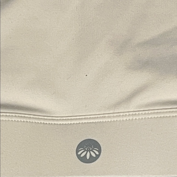 Senita Athletics Cream Sports Bra - Picture 4 of 4